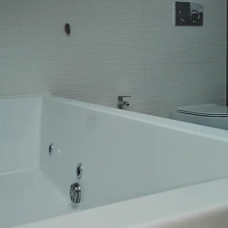 Tivoli Shortlets - Catania 3*